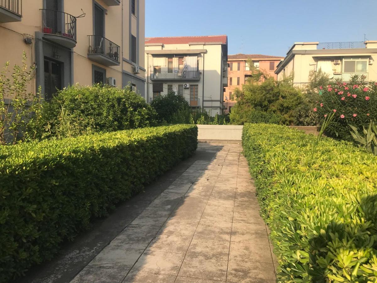 Deodato Guest House Catania Exteriör bild
